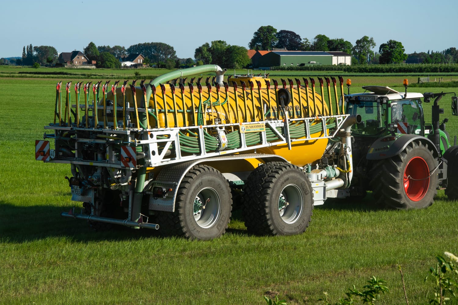 Greidanus: Umgebauter John Deere Traktor fährt mit Gas